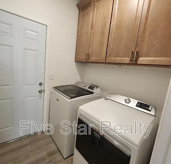 9539 Poplar Way — Photo 15