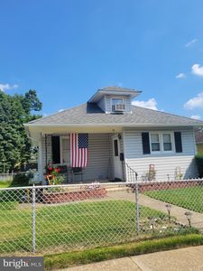 135 S Pine Ave, Maple Shade, NJ, 08052