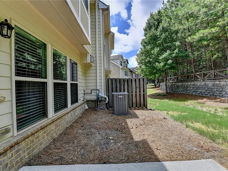 2152 Greencrest Cir — Photo 52