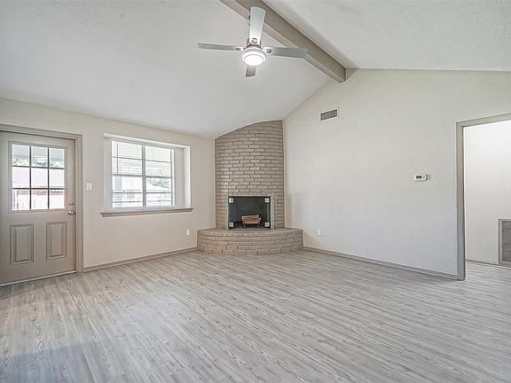 5th image of 407 Stratmore Dr