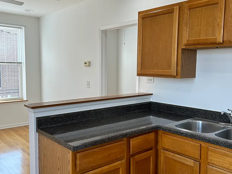 1731 W 17th St #8 — Photo 10