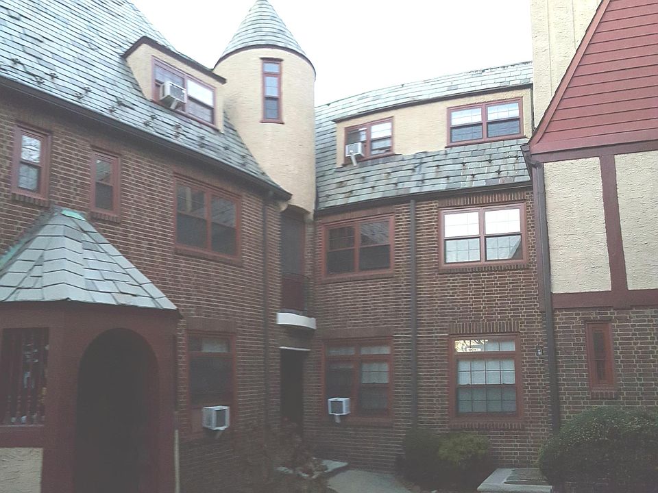 1st image of 21537 43rd Ave APT 2B