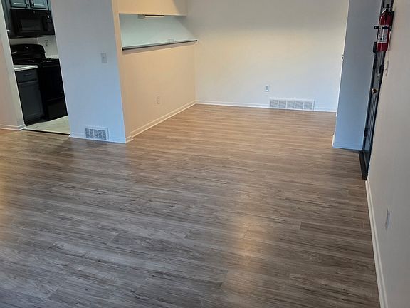 5th image of 628 Whites Rd APT 3