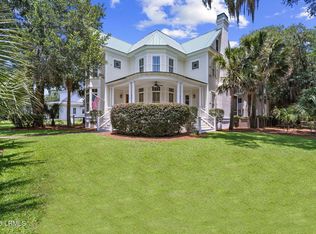 106 Coosaw Club Dr, Beaufort, SC 29907