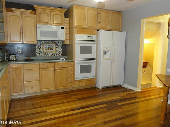 3rd image of 1142 Ramblewood Dr