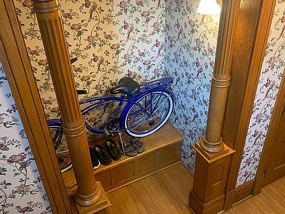 Foyer (nook)