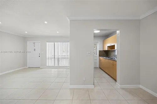 5450 Hollywood Blvd #202 Photo 1