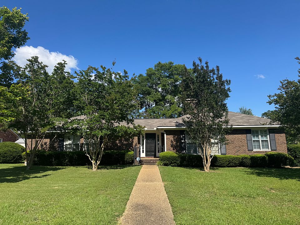 1st image of 501 Newport Pl