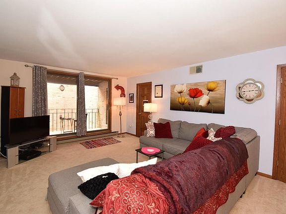 4th image of 3916 N Oakland Ave APT 225