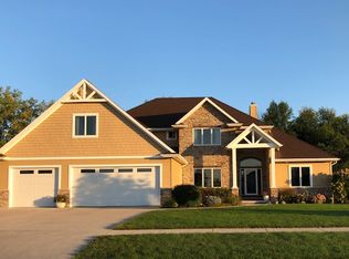 2153 Roberta Ct, Green Bay, WI 54313