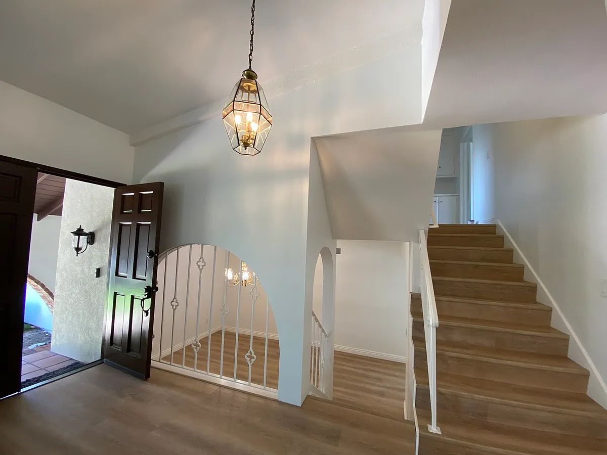 Entry - 6761 Auburn Dr