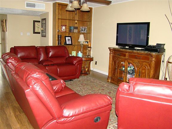 3rd image of 9224 Lait Dr