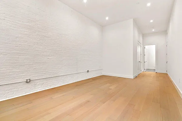 Rented by REAL New York | media 11