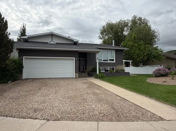 248 5th St, Drumheller, AB T0J 0Y4