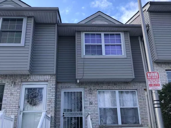 22 Celebration Ln, Staten Island, NY 10304