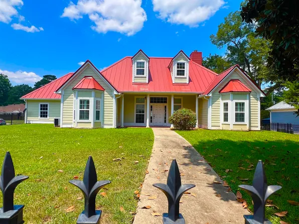 411 W Austin St, Jefferson, TX 75657