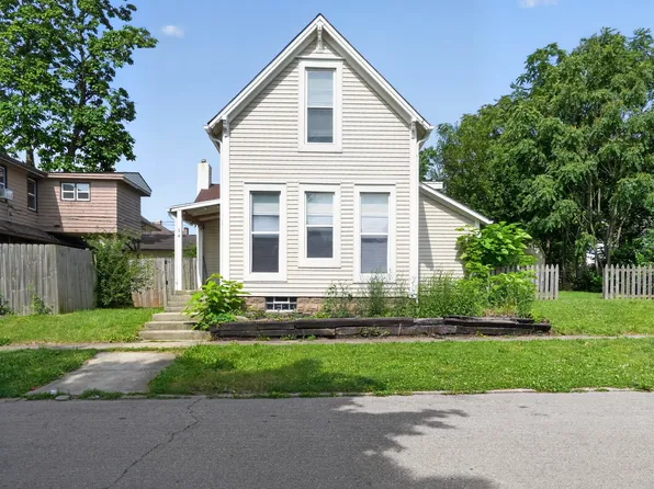 14 Wood St, Greenfield, IN 46140