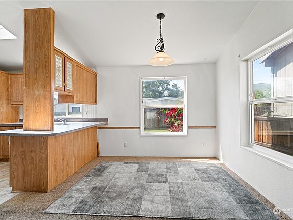 5th image of 1412 College Court
