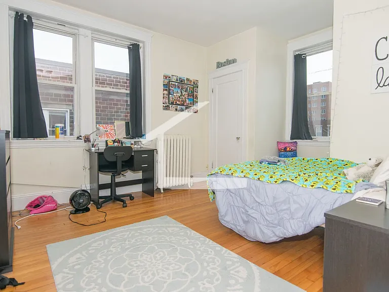 64 Egmont St #6 — Photo 1