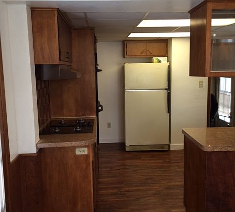 3rd image of 935 E 228th St