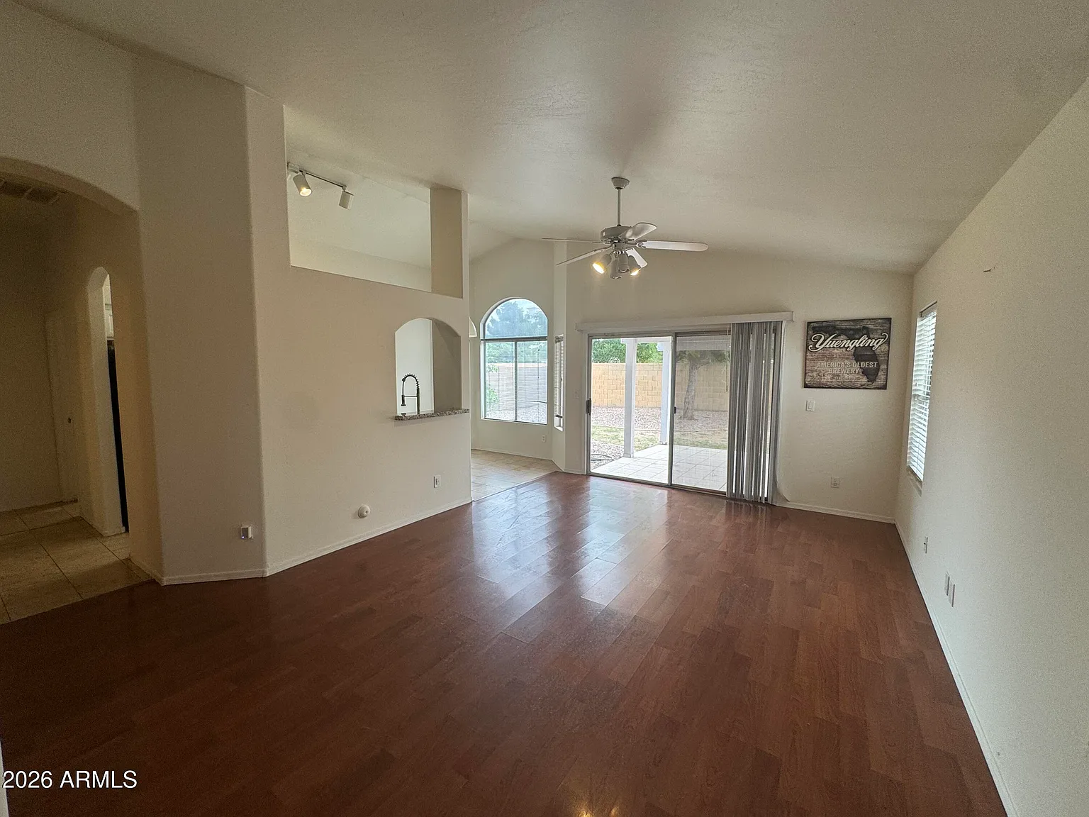 3 bed, 2.0 bath, 1245 sqft, $2,150 — Photo 2