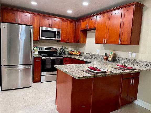 2nd image of 1000 Sibley St APT 21