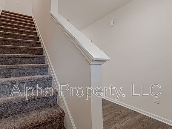 3rd image of 25 Apricot Ln
