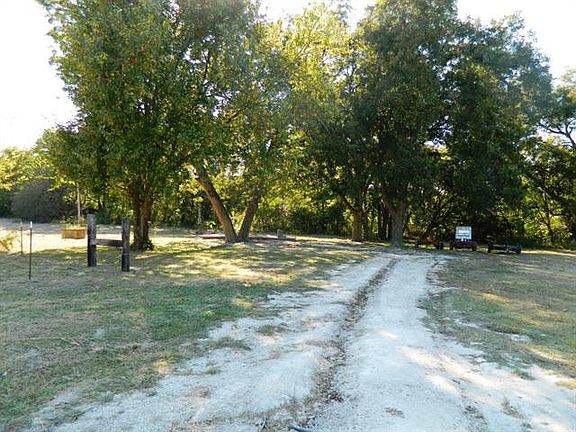 2nd image of 1061 County Road 4675