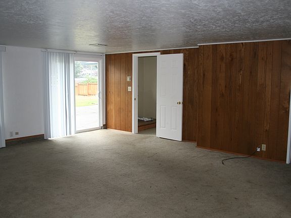 4th image of 4205 Juniper Dr W