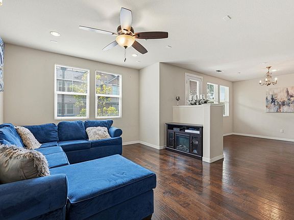 4th image of 104 Serra Way