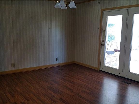5th image of 1009 Lawson Alley Ln
