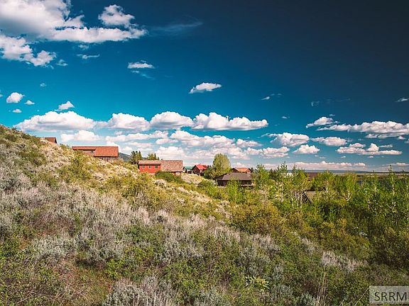 5th image of 3865 Overlook Dr