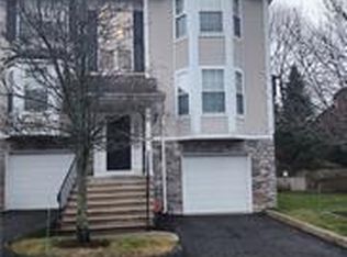807 Sienna Dr #807, Danbury, CT 06810