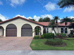 1051 Forest Lakes DR #21B, NAPLES, FL 34105