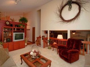 8452 S Upham Way, Littleton, CO 80128