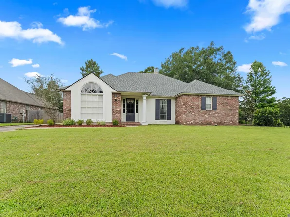 6214 Riverine Dr, Baton Rouge, LA 70820