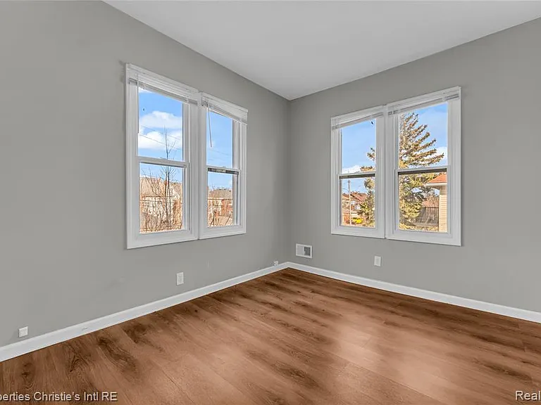 2508 Clairmount St — Photo 18