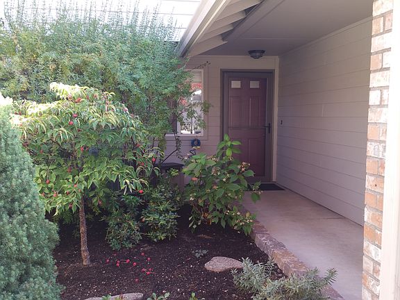 3rd image of 242 Meadow Dr