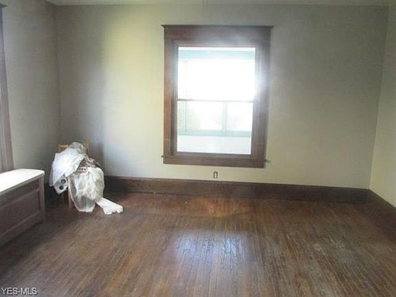 5th image of 245 Alice St