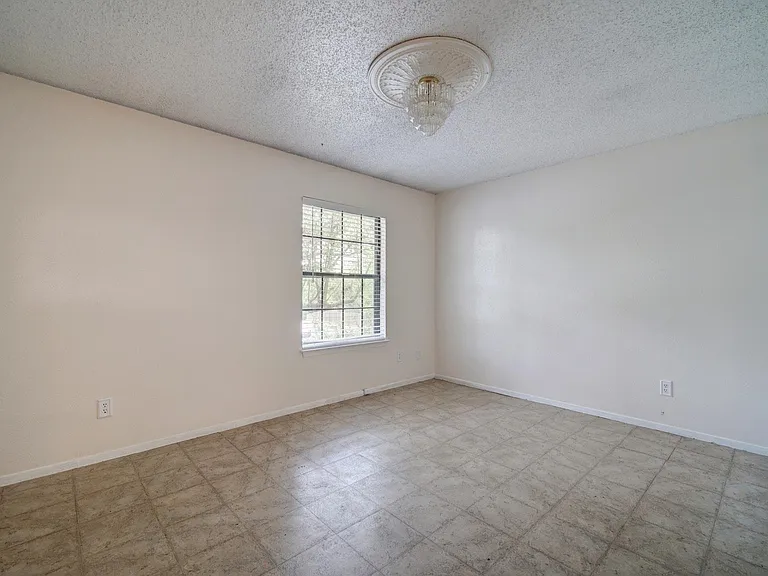 10509 Doering Ln — Photo 18