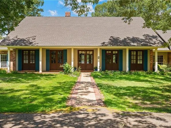 388 Peninsula Dr, Natchitoches, LA 71457