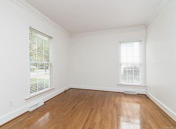 4th image of 8442 Sandowne Ln