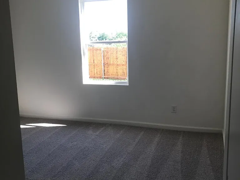 203 Bradford Dr — Photo 35