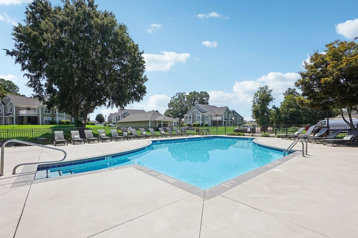 Stonebrook Apartments