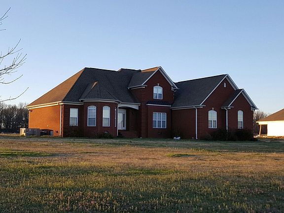 3rd image of 175 Country Lake Cir