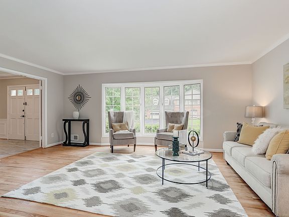 5th image of 3525 Goodview Ct