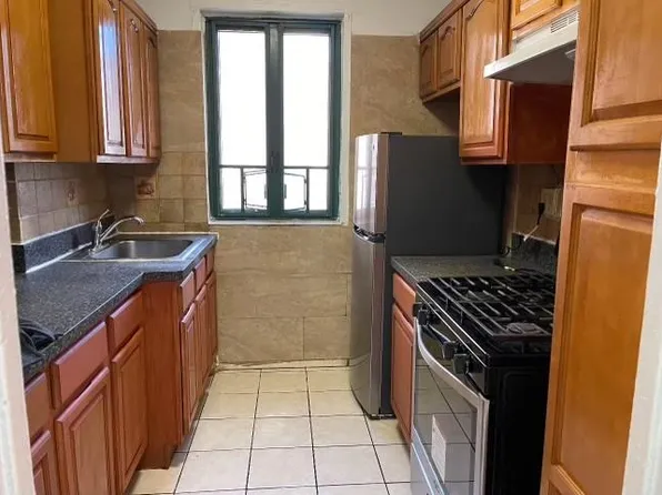 1594 Metropolitan Avenue #2E, Bronx, NY 10462