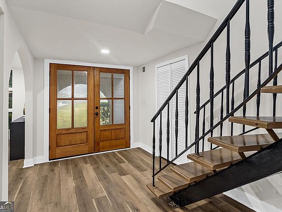 4th image of 4531 Riverwood Cir