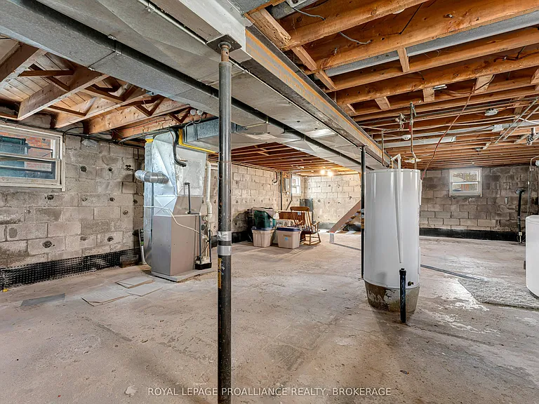 524 College St — Photo 29
