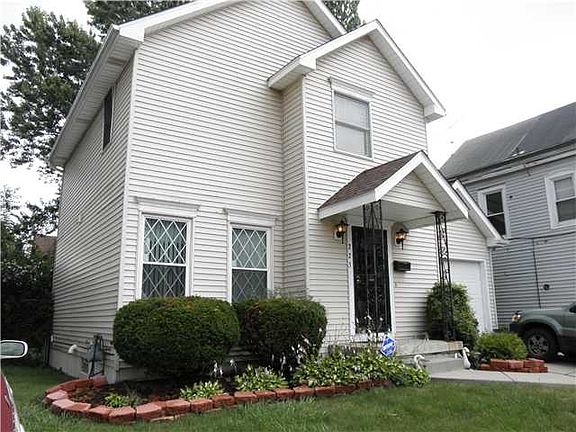 2nd image of 223 Jefferson Ave